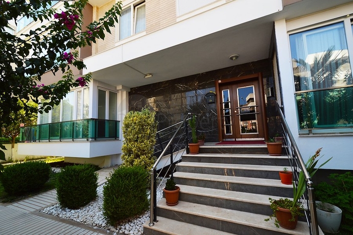 Пентхаус 2+1 с мебелью в районе Лиман Коньяалты Анталья