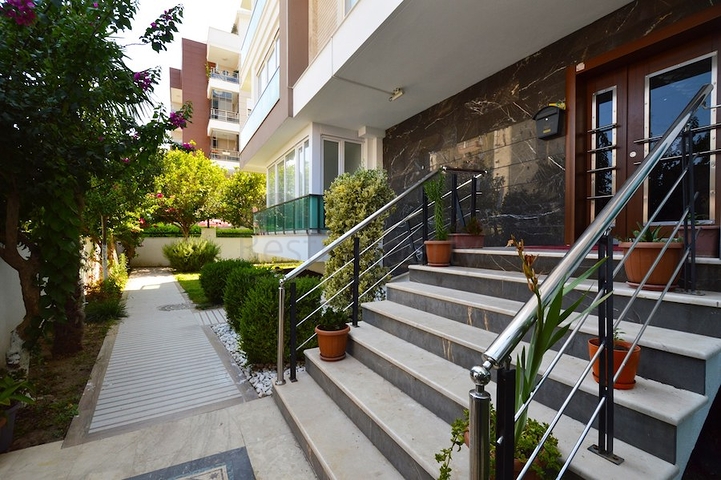 Пентхаус 2+1 с мебелью в районе Лиман Коньяалты Анталья