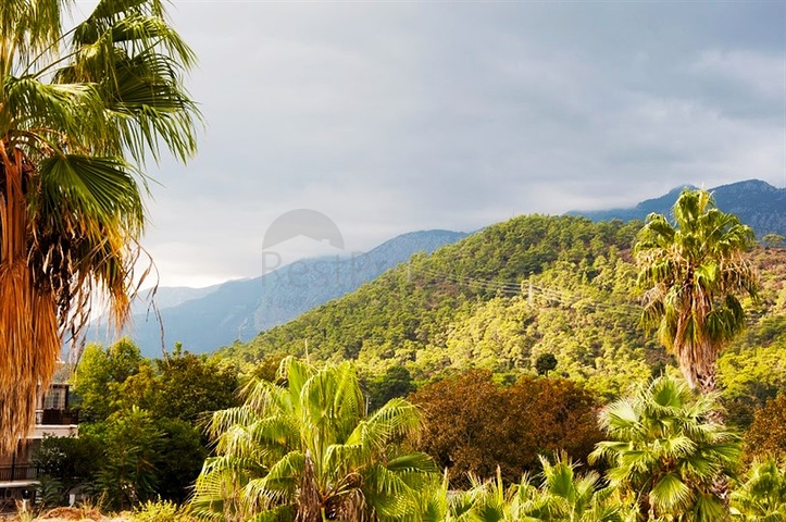 Пентхаус 2+1 с мебелью в центре Кемере в пешей доступности к морю