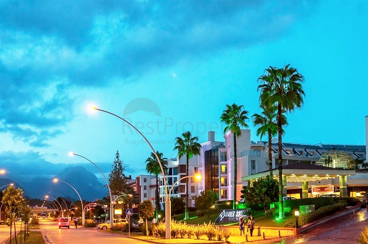 Пентхаус 2+1 с мебелью в центре Кемере в пешей доступности к морю