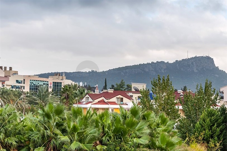 Пентхаус 2+1 с мебелью в центре Кемере в пешей доступности к морю