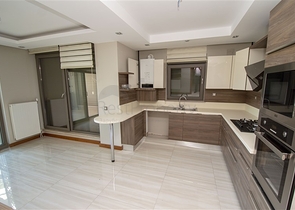 Просторная квартира 3+1 рядом с торговым центром 5 Мигрос