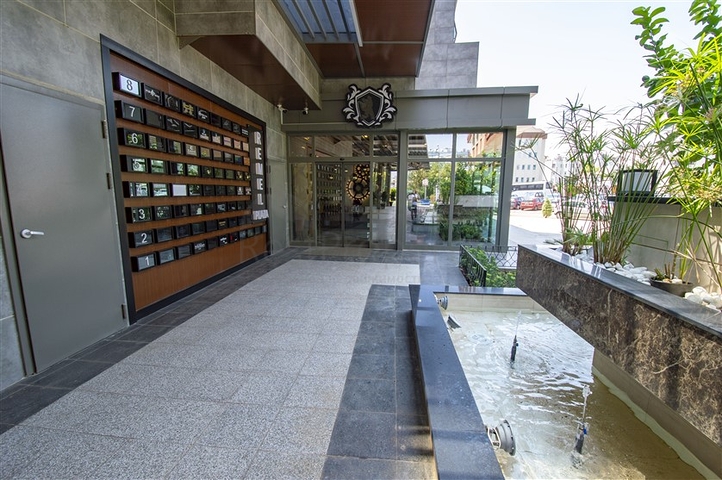 Коммерческие помещения на продажу в центре Анталии