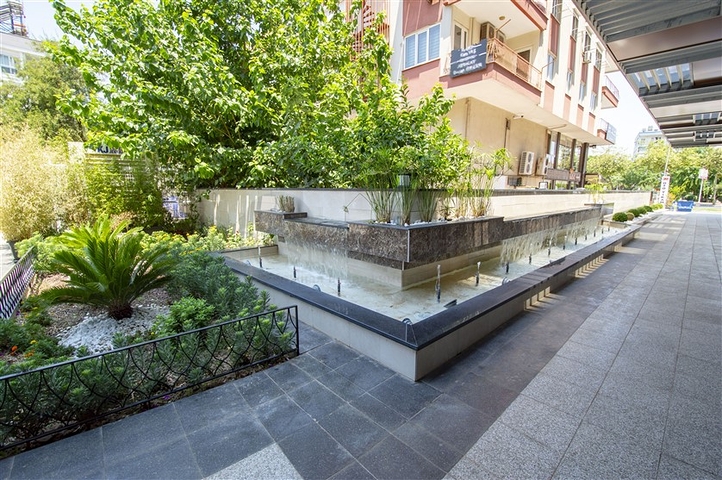 Коммерческие помещения на продажу в центре Анталии