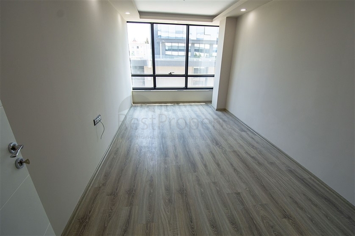 Коммерческие помещения на продажу в центре Анталии