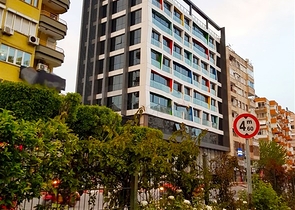 Офисы на продажу в центре города Анталии на ул.100 лет Бульвар