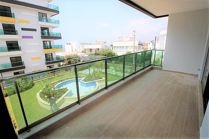 Уютная квартира 1+1 в комплексе на первой береговой линии