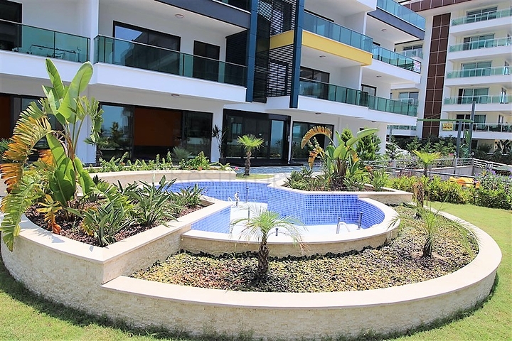 Уютная квартира 1+1 в комплексе на первой береговой линии