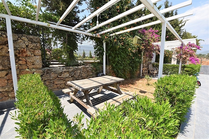 Просторные апартаменты с отдельной кухней в Оба