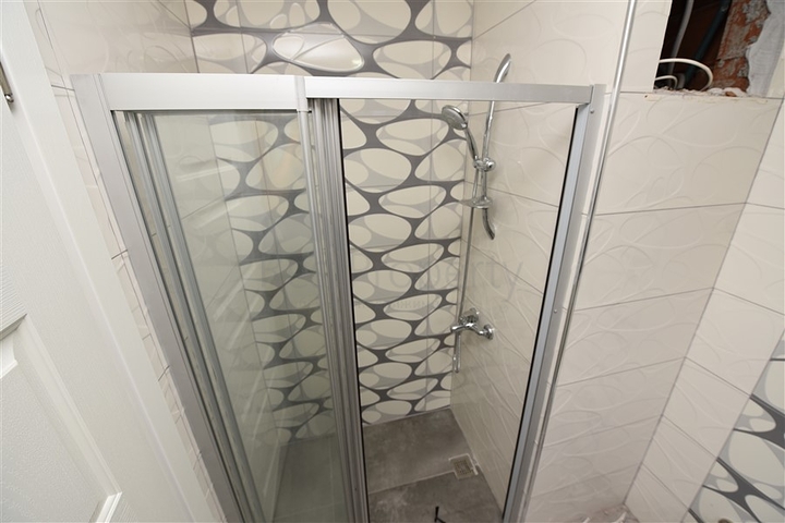 Просторные апартаменты с отдельной кухней в Оба