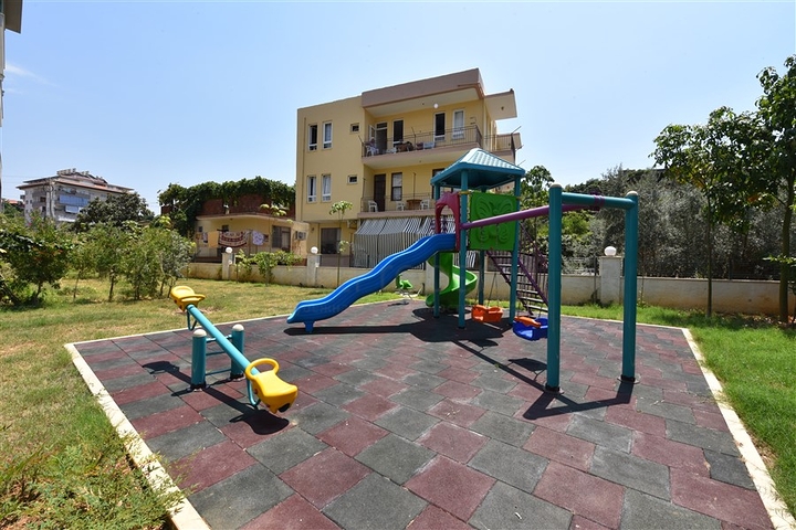 Просторные апартаменты с отдельной кухней в Оба