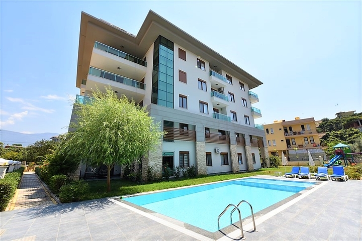 Просторные апартаменты с отдельной кухней в Оба