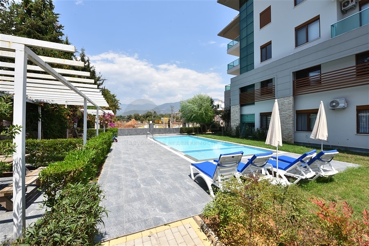 Просторные апартаменты с отдельной кухней в Оба