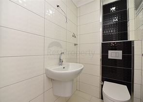 Просторные апартаменты с отдельной кухней в Оба