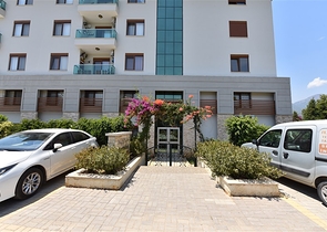 Просторные апартаменты с отдельной кухней в Оба