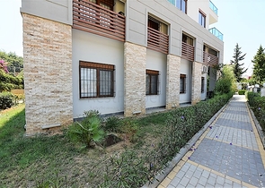 Просторные апартаменты с отдельной кухней в Оба