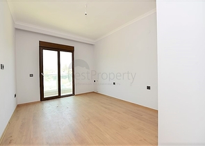 Просторные апартаменты с отдельной кухней в Оба