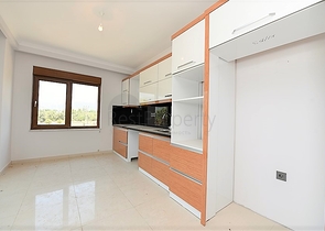 Просторные апартаменты с отдельной кухней в Оба