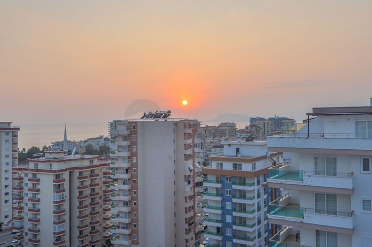 Меблированная квартира - пентхаус по доступной цене