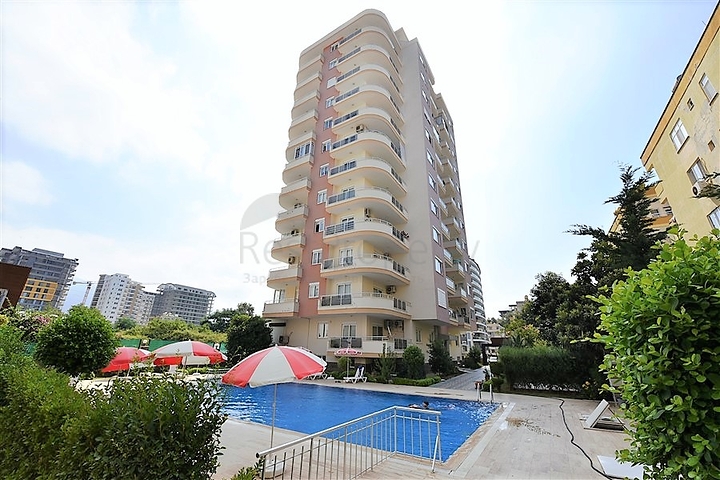 Пентхаус с четырьмя спальнями в Махмутлар