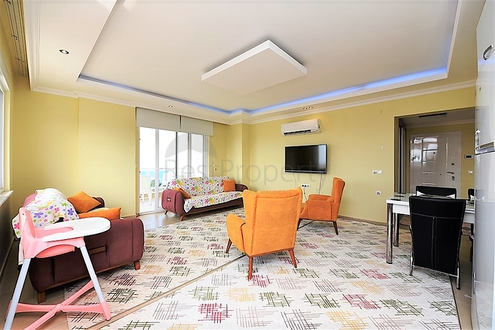 Пентхаус с четырьмя спальнями в Махмутлар