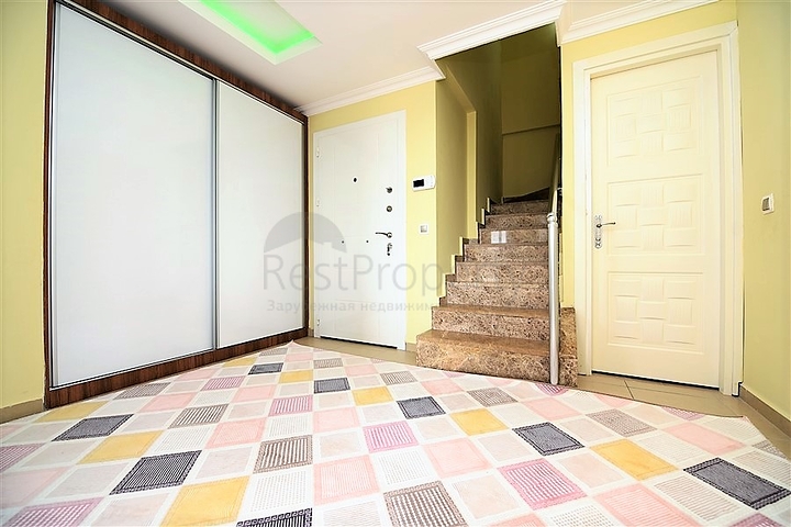 Пентхаус с четырьмя спальнями в Махмутлар