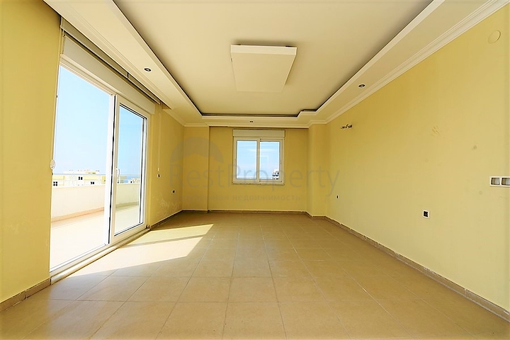 Пентхаус с четырьмя спальнями в Махмутлар