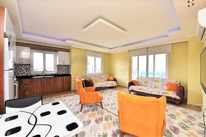 Пентхаус с четырьмя спальнями в Махмутлар