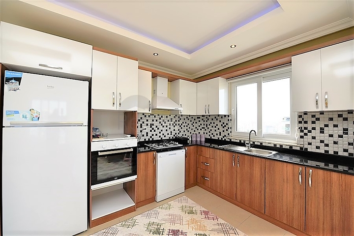 Пентхаус с четырьмя спальнями в Махмутлар