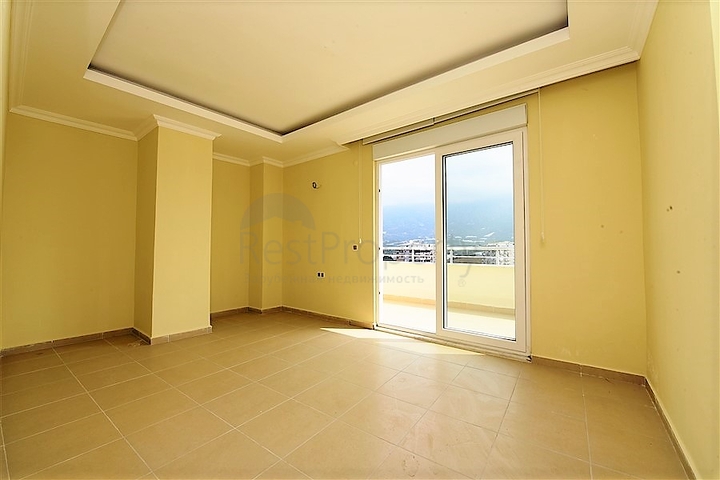 Пентхаус с четырьмя спальнями в Махмутлар