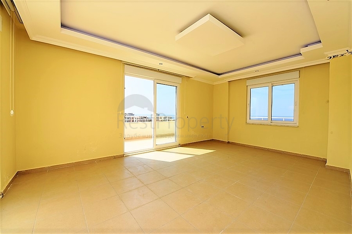 Пентхаус с четырьмя спальнями в Махмутлар