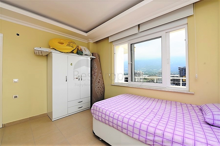 Пентхаус с четырьмя спальнями в Махмутлар