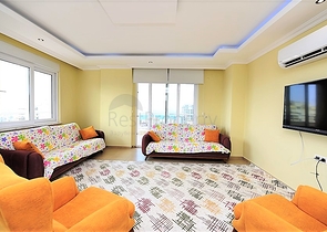 Пентхаус с четырьмя спальнями в Махмутлар