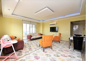 Пентхаус с четырьмя спальнями в Махмутлар