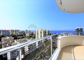 Пентхаус с четырьмя спальнями в Махмутлар