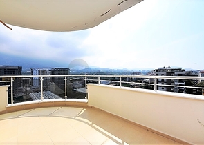 Пентхаус с четырьмя спальнями в Махмутлар