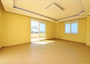 Пентхаус с четырьмя спальнями в Махмутлар