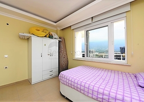 Пентхаус с четырьмя спальнями в Махмутлар