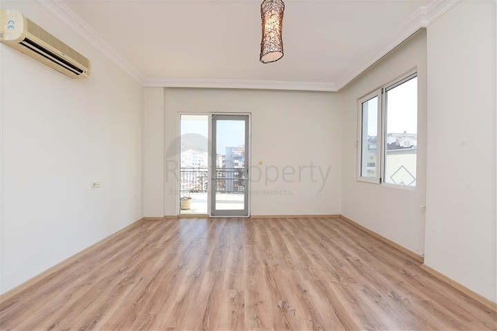 Просторные трехкомнатные апартаменты в районе Аланьи Тосмур