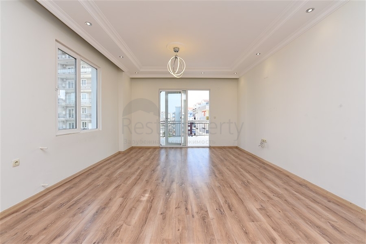 Просторные трехкомнатные апартаменты в районе Аланьи Тосмур