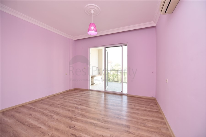 Просторные трехкомнатные апартаменты в районе Аланьи Тосмур