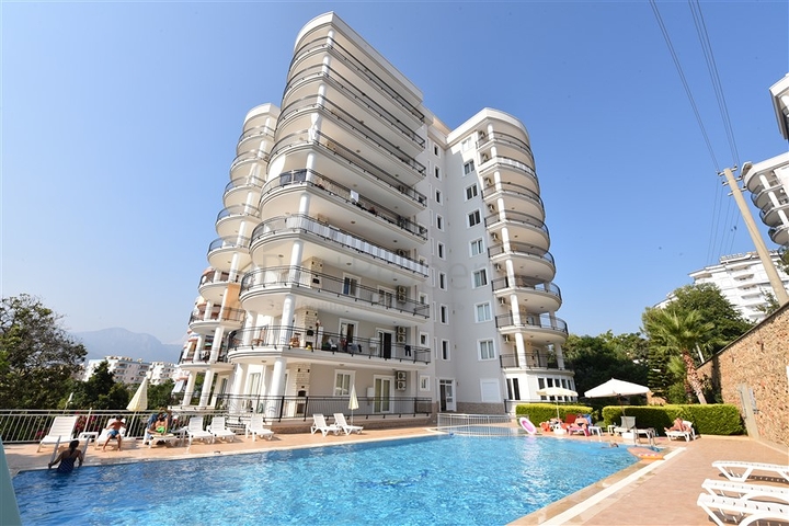 Просторные трехкомнатные апартаменты в районе Аланьи Тосмур