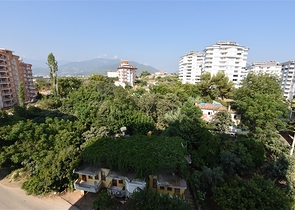 Просторные трехкомнатные апартаменты в районе Аланьи Тосмур