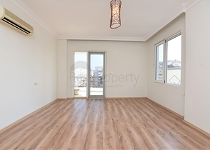 Просторные трехкомнатные апартаменты в районе Аланьи Тосмур