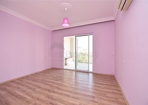 Просторные трехкомнатные апартаменты в районе Аланьи Тосмур