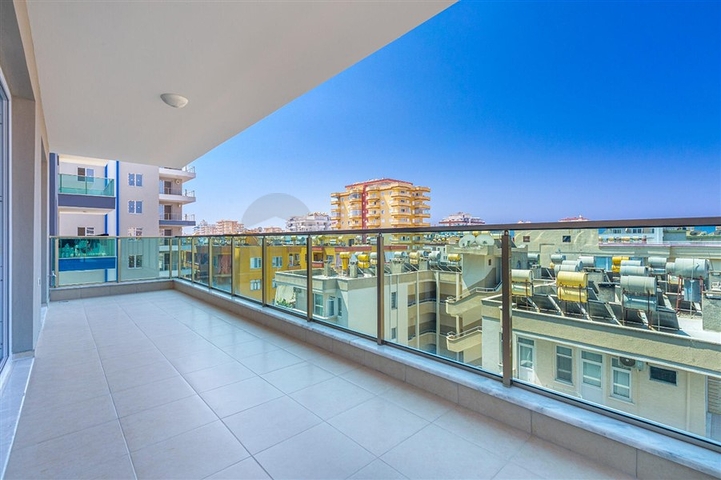 Просторная квартира 3+1 в Махмутларе