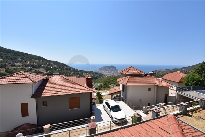 Двухэтажная вилла с видом на море