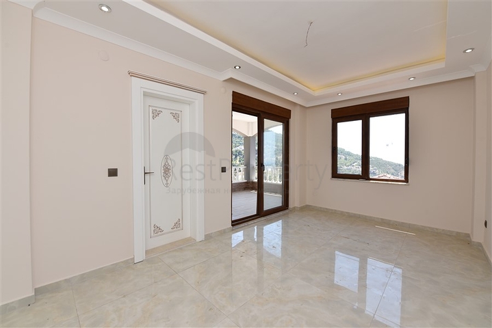 Двухэтажная вилла с видом на море