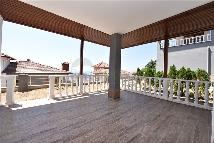 Двухэтажная вилла с видом на море
