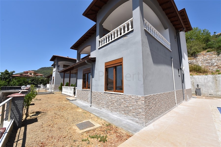 Двухэтажная вилла с видом на море